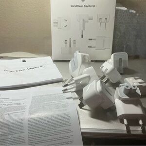 Apple World Travel Adapter Kit - White